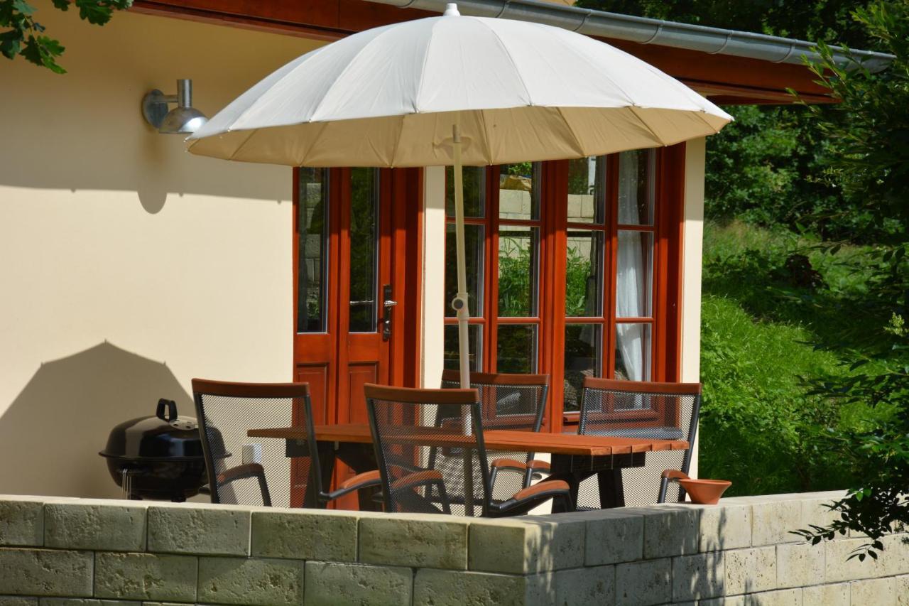 Bungalows Am Waldessaum Bei Hohenzieritz Luaran gambar