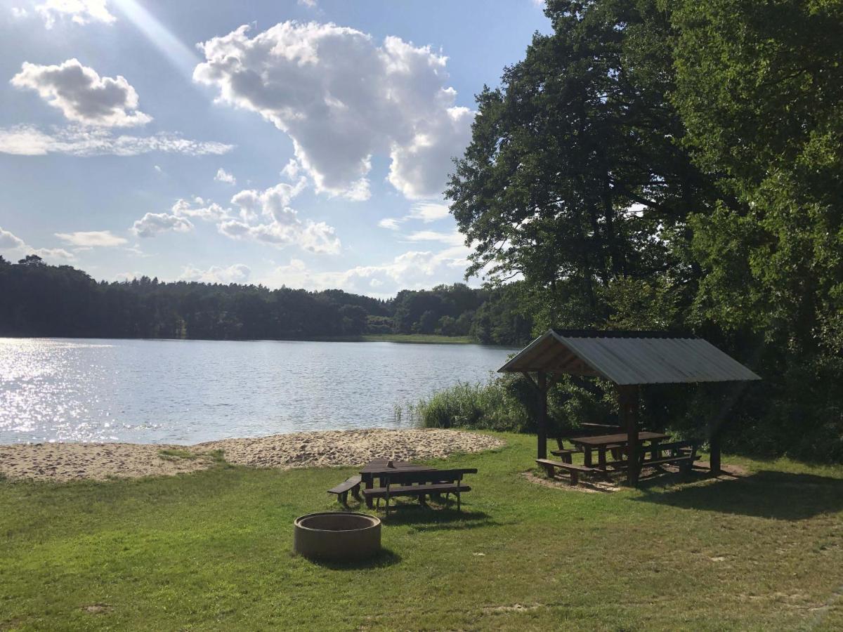 Bungalows Am Waldessaum Bei Hohenzieritz Luaran gambar